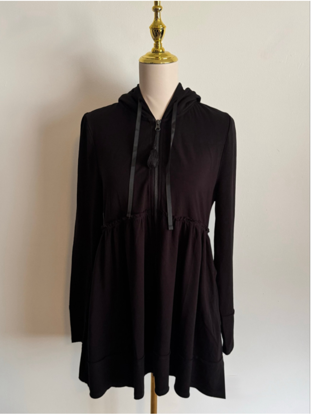 Women's Glory Revealed Black Hoodie Sweatshirt Size S